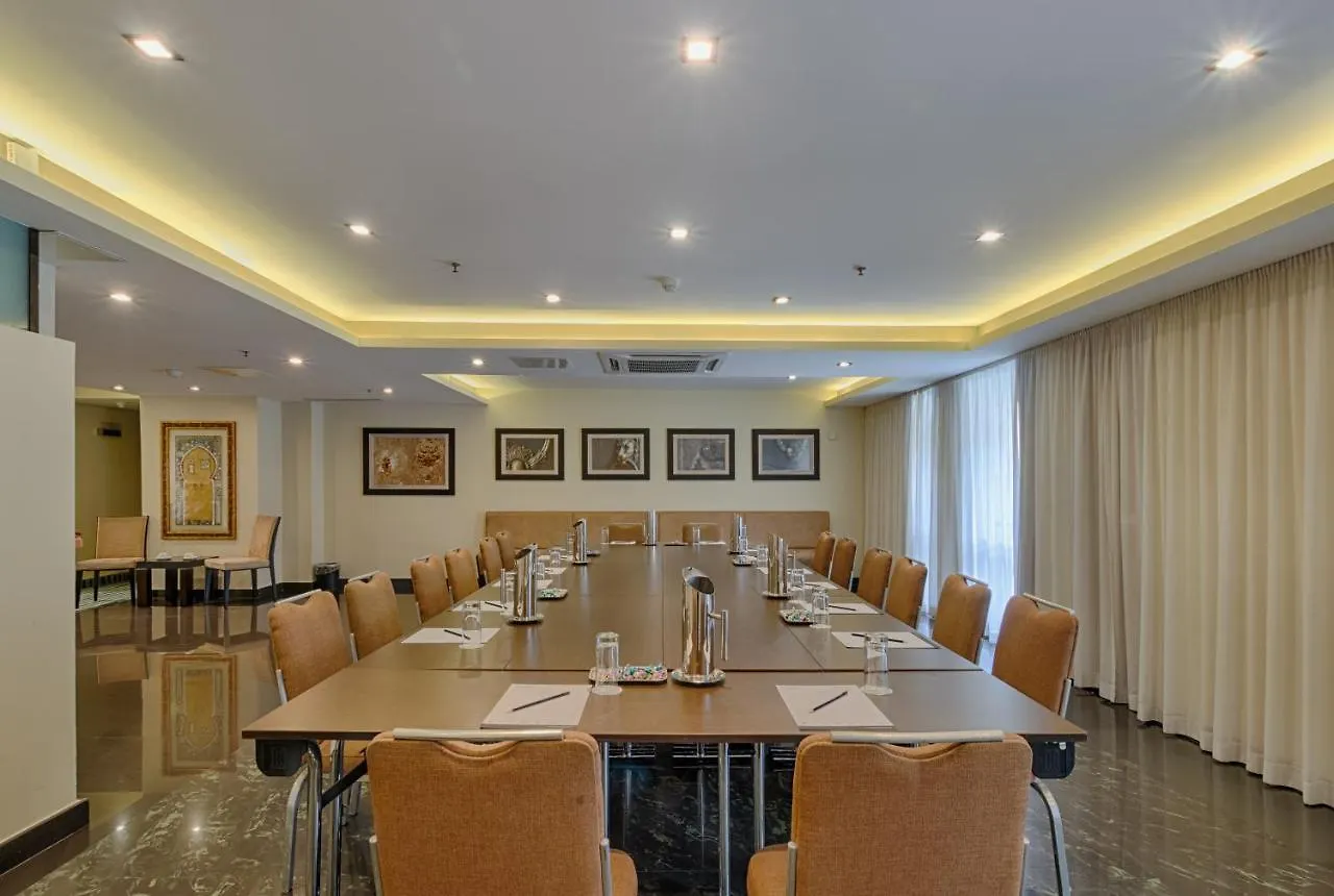 Ax The Palace Sliema 5*,