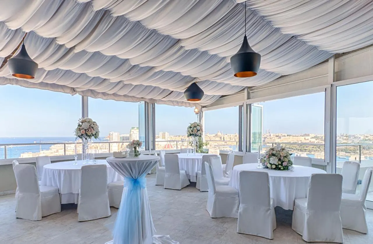 Ax The Palace Sliema 5*,